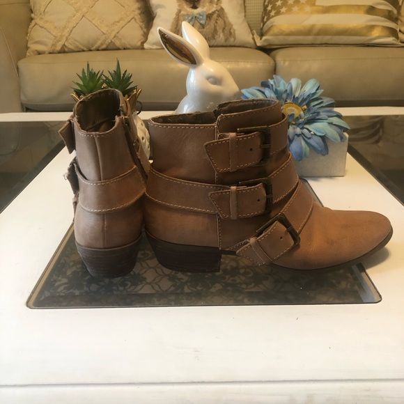 Gianni Bini Camel Buckle Booties - Picture 3 of 5